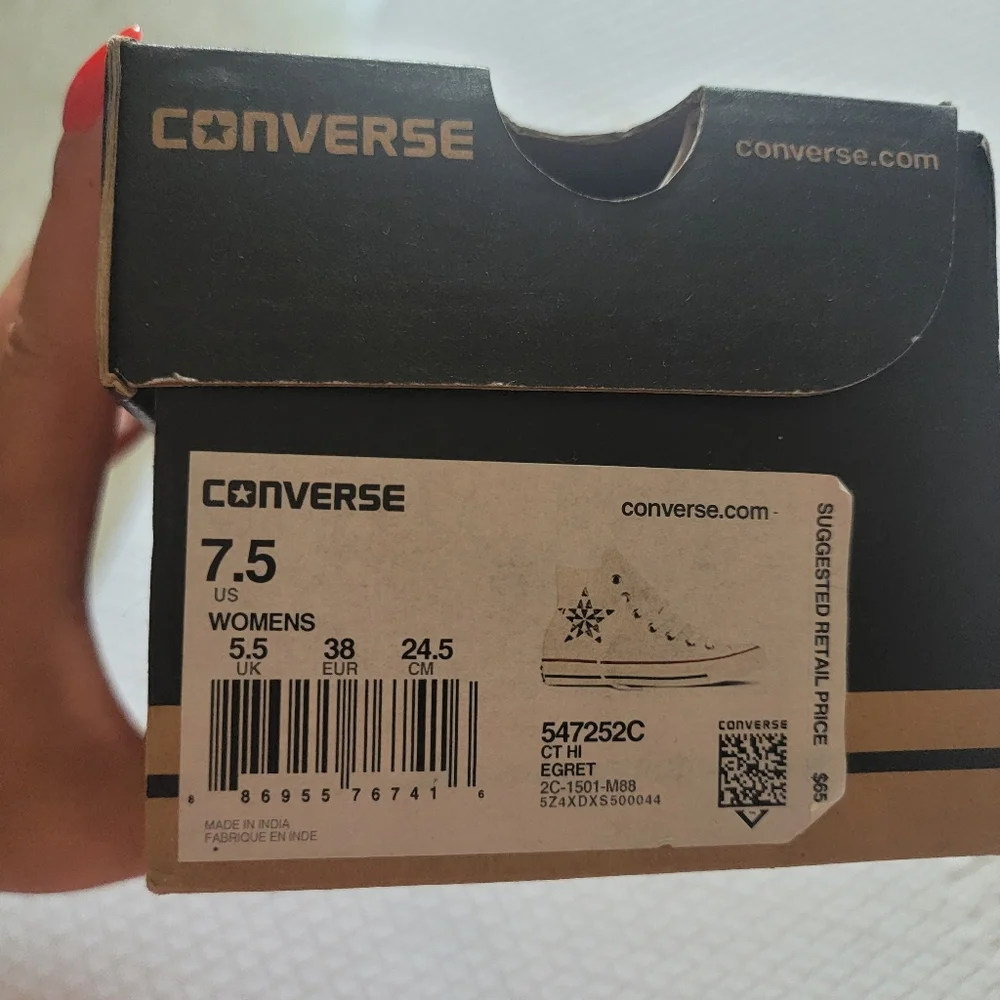 Converse White High-Top Sneakers with Star Design - Picture 7 of 7